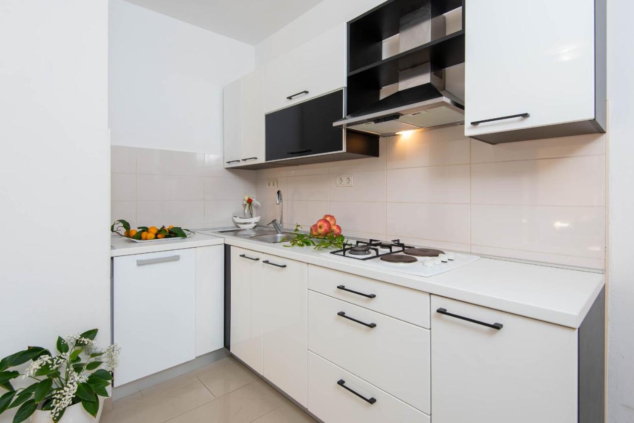 Apartments Lenka Orebić Exterior foto